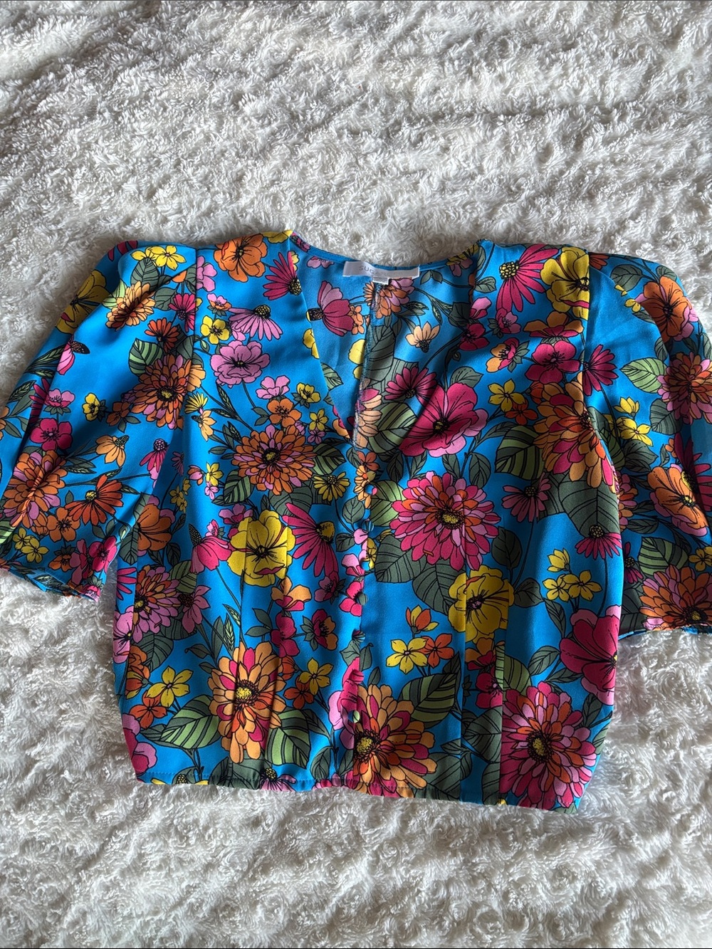 Bright Blue Floral Tailored V-neck Crop Women's Blouse with Puff Sleeves